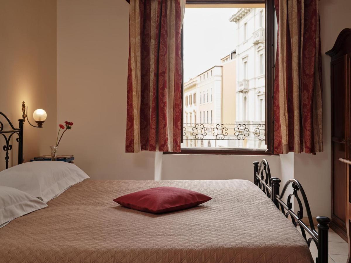 Cagliari Novecento Hotell Exteriör bild